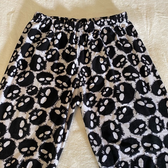 Black and white skull leggings - Picture 2 of 9